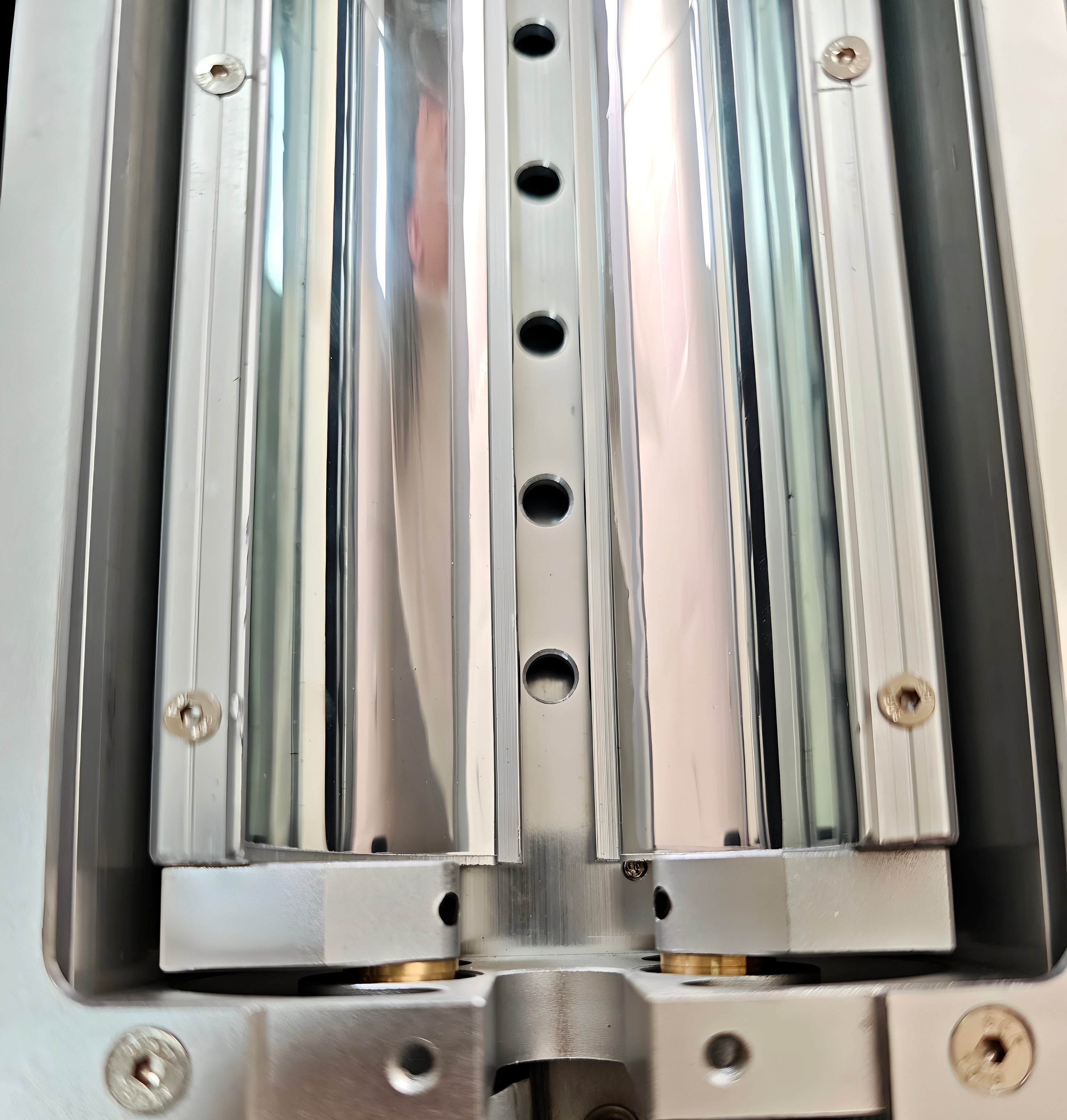 Air cooled UV cassette